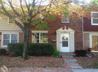 2840 W Seaton Circuit, Warren, MI