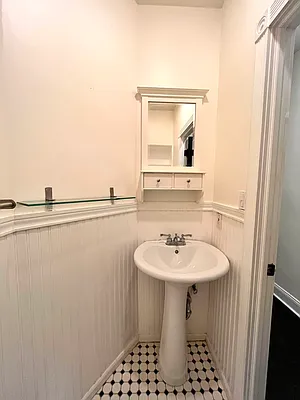 Rented by Space Real Estate | media 30