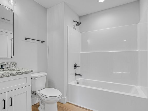 5th image of 303 2nd Ave #B