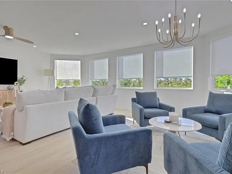 2728 Tiburon Blvd E #302 — Photo 13