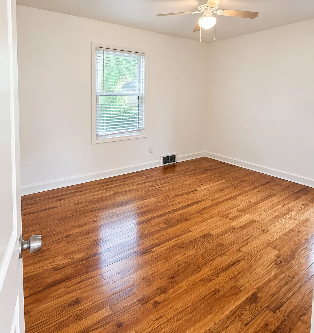 3 bed, 1023 sqft, $1,400 — Photo 3