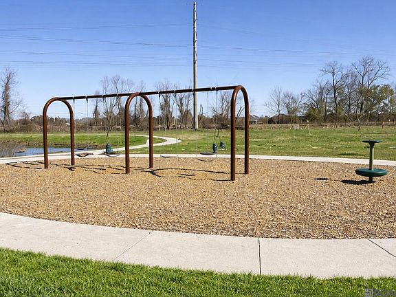 3rd image of 4041 Atwater Reserve Ave