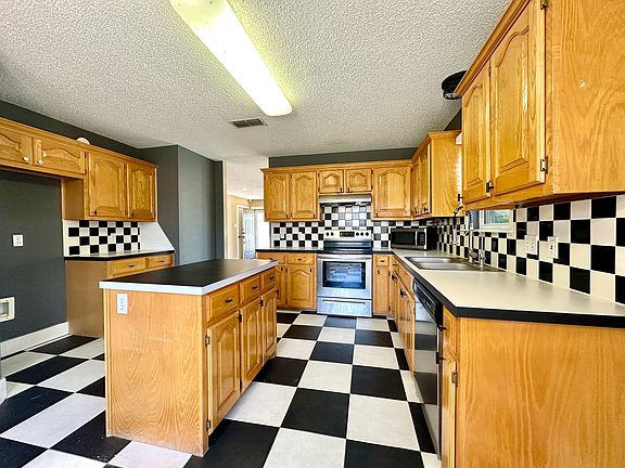 5th image of 6106 9th St