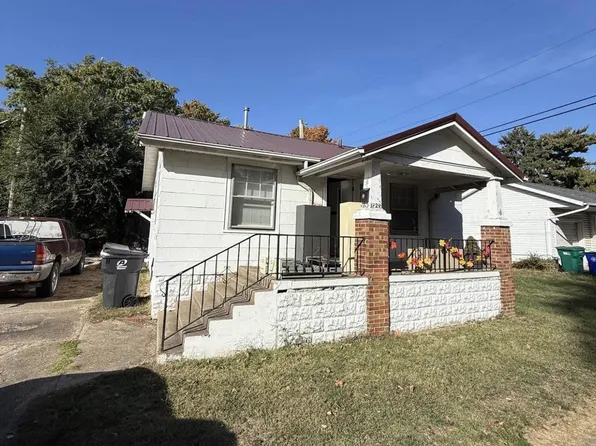 1729 N Woodford St, Decatur, IL 62526