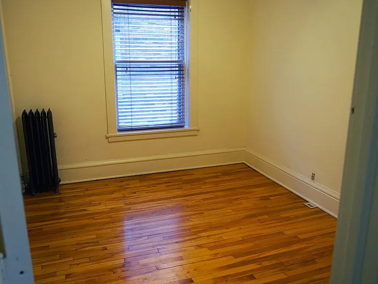 Oxford Street Apartments — Photo 39