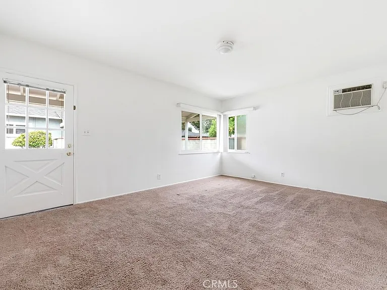 6268 N Muscatel Ave — Photo 10