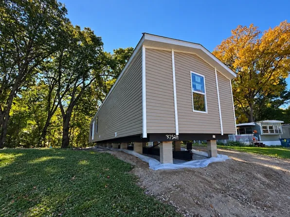 2779 Court St #137, Brighton, MI 48114