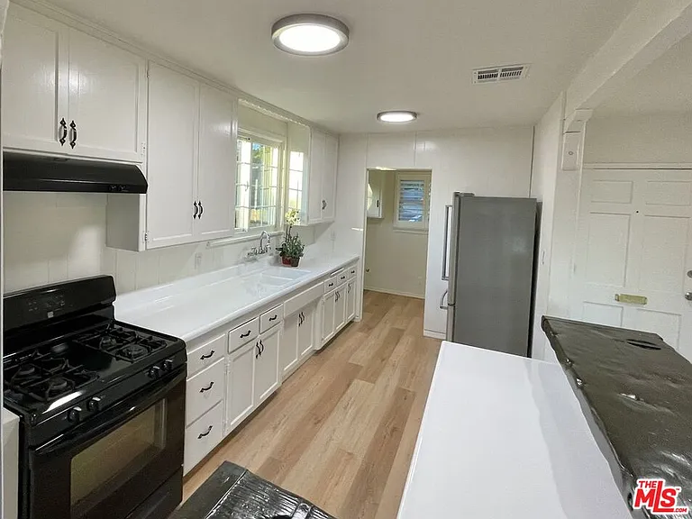 3501 May St — Photo 6