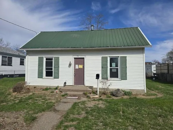 304 Pond St, Muscatine, IA 52761