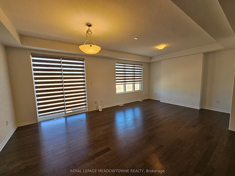 879 Amand Dr — Photo 10