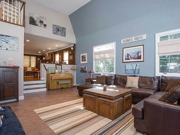 5th image of 106 Maplewood St