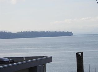 15519 Columbia Ave, White Rock, BC V4B 1K5