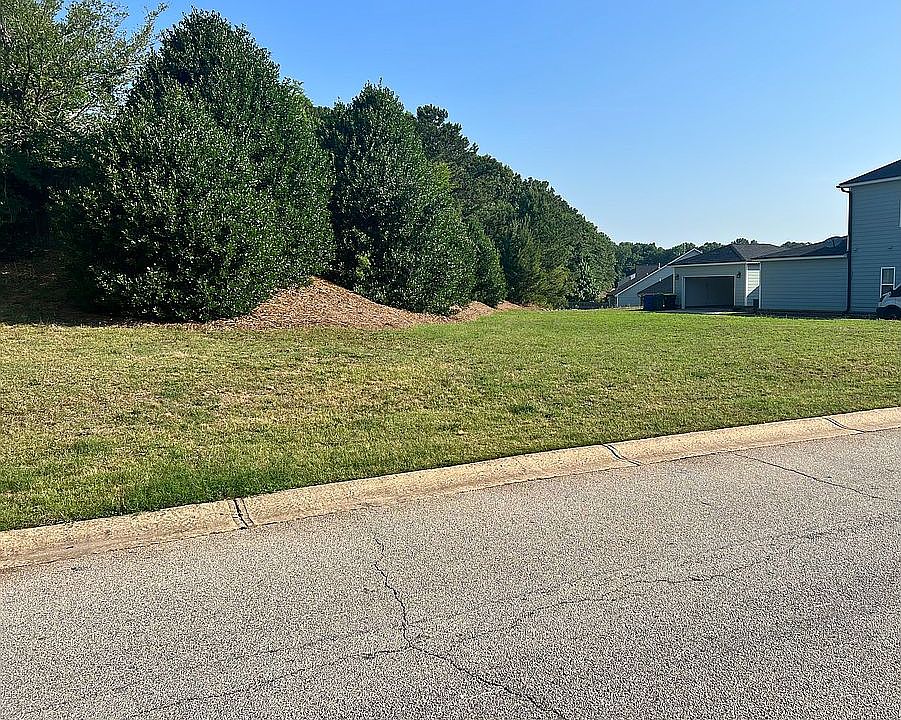 2nd image of 105 Ryan Ln