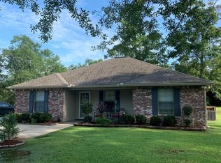 37 Camellia Rd, Carriere, MS 39426