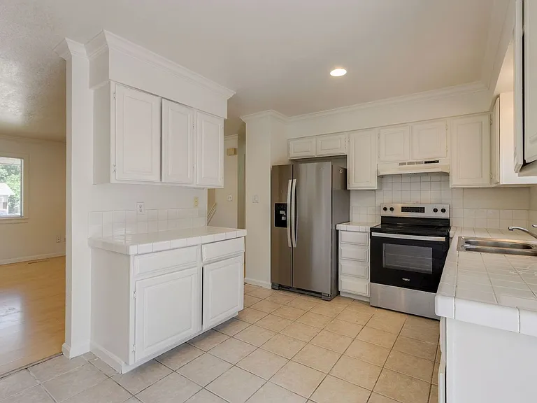 1312 Ash Dr — Photo 10