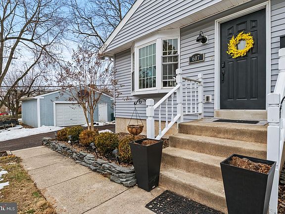 2nd image of 607 S Chubb Dr