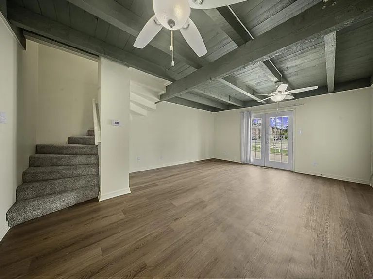 208 E Starr Ave #1 — Photo 4
