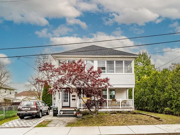 11 Greenwich St, Ludlow, MA 01056