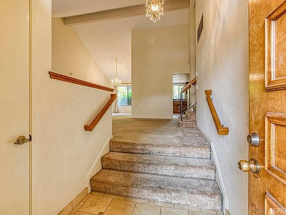 4th image of 610 Elderberry Way