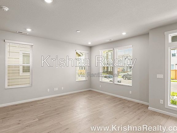 5th image of 3454 SE 81st Ave