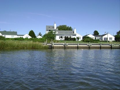 2nd image of 28 Old Fort Ln