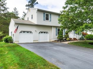 205 Beekman Ln, Hillsborough, NJ 08844