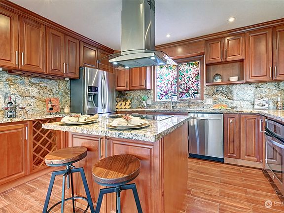 4th image of 9740 Mercerwood Dr