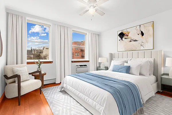 Sold by Sotheby's International Realty | media 11