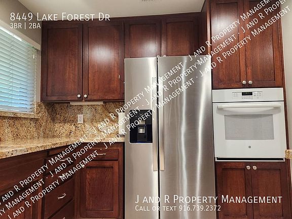 3rd image of 8449 Lake Forest Dr