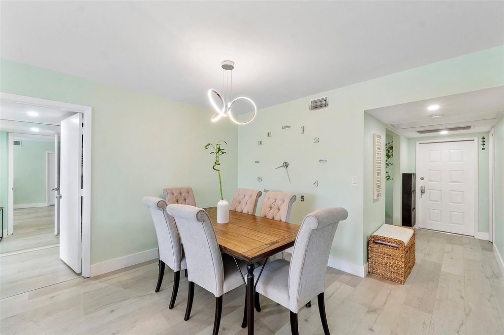 4261 W Palm Aire Drive UNIT 203, photo 6