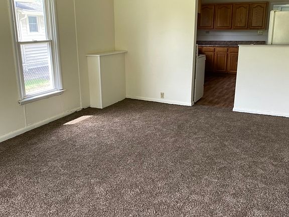 2nd image of 107 N Lincoln St