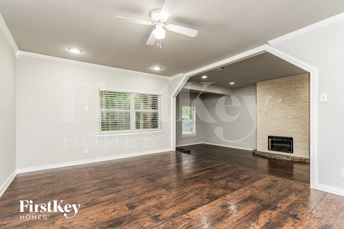 Building Photo - 11517 Fernald Ave