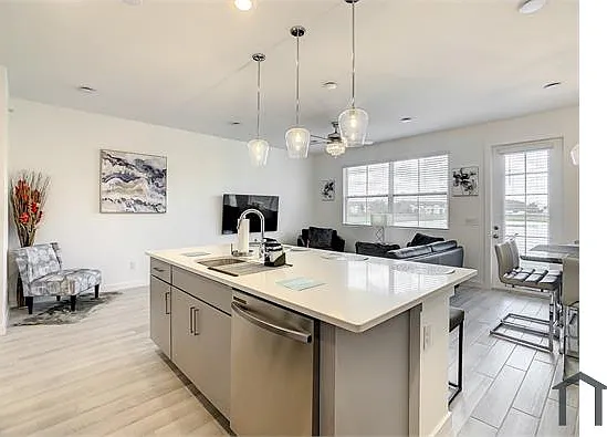 1055 Plantation Ln — Photo 8
