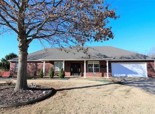 2411 Marylane Dr, Little Flock, AR 72756