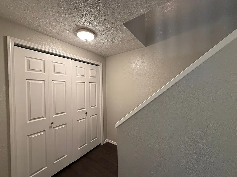 1004 E Joseph Ave — Photo 14