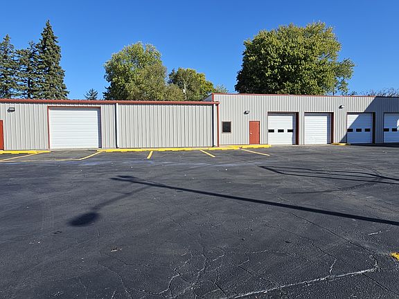 4th image of 2623 Lincolnway