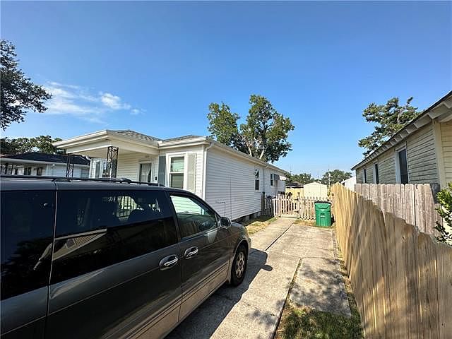 1st image of 711 Cedar Ave