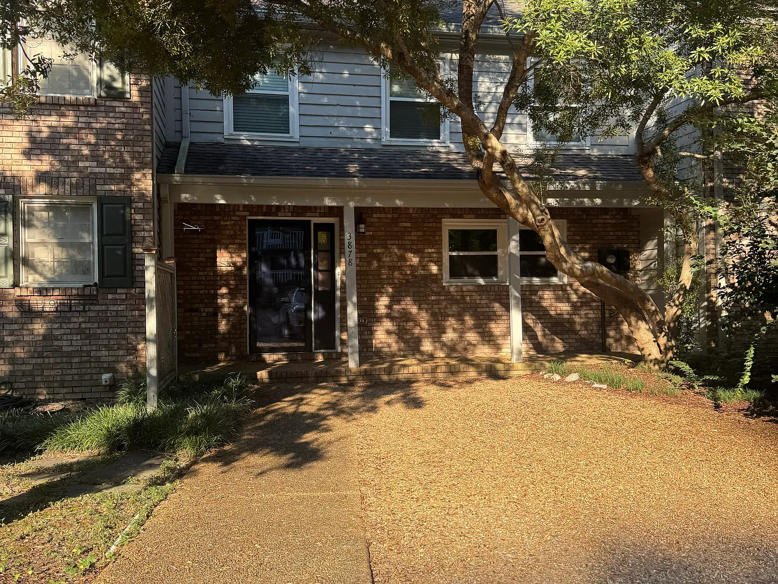 2 bed, 1.5 bath, 1517 sqft, $1,950 — Photo 1