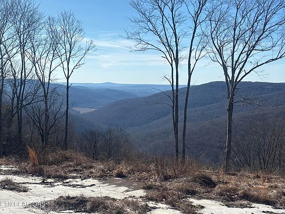 2nd image of 1560 E Overlook Rd