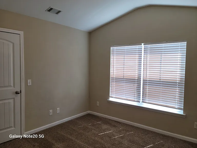 104 Clydesdale Ct — Photo 11