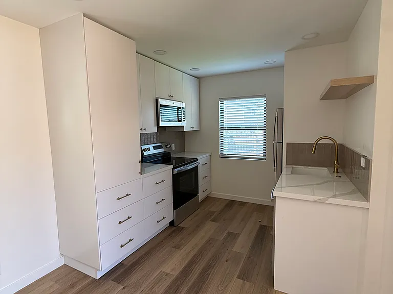 1743 S Tremont St #B — Photo 11