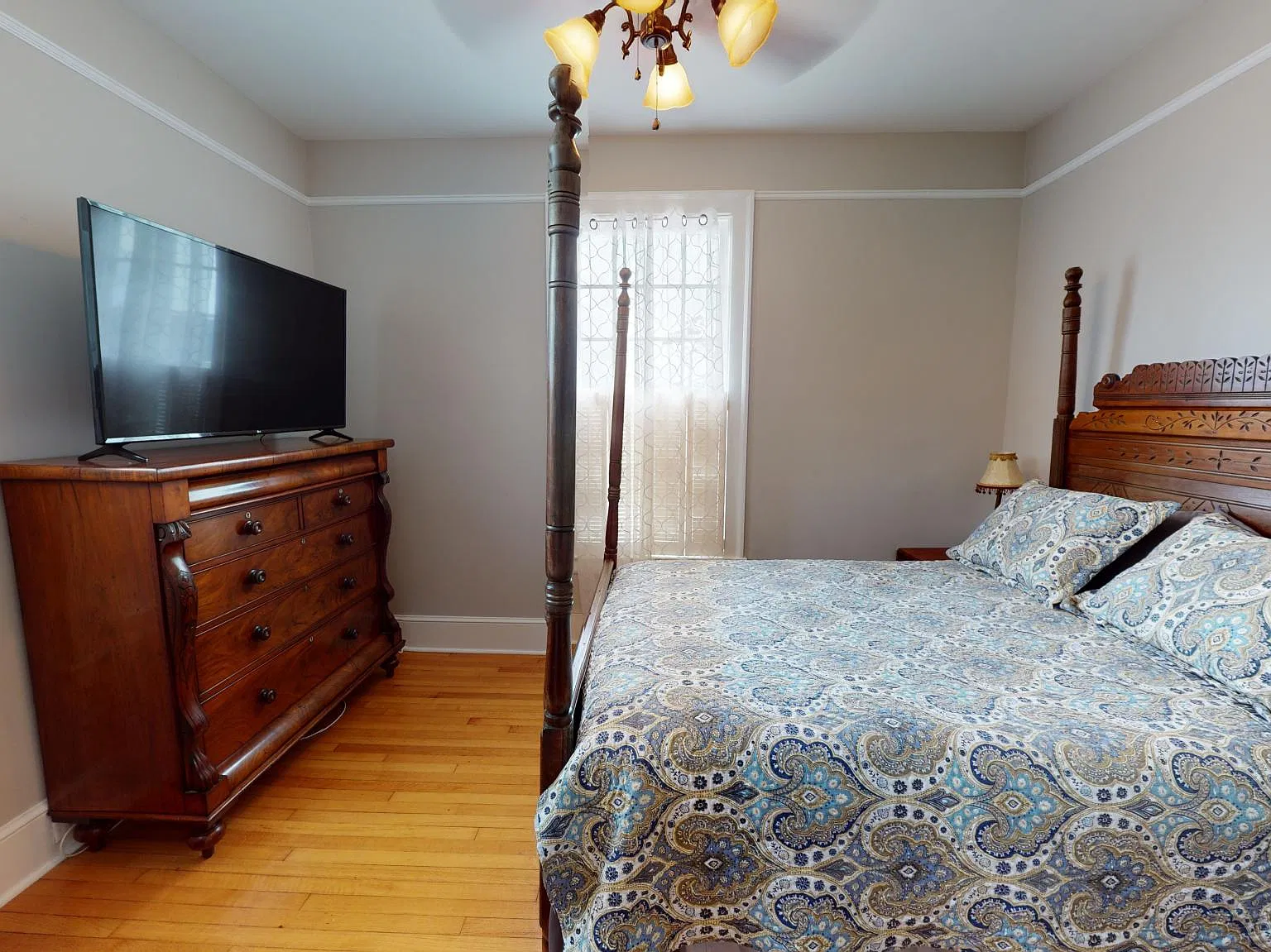 2 bed, 650 sqft, $1,900 — Photo 4