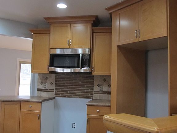 2nd image of 17300 Deering St