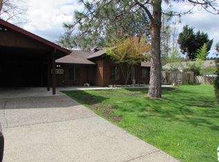 1161 Grandview Ave, Grants Pass, OR 97527