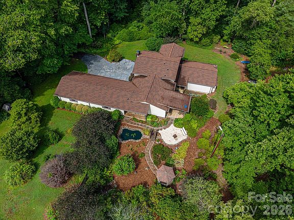 5th image of 209 Hillsboro Rd
