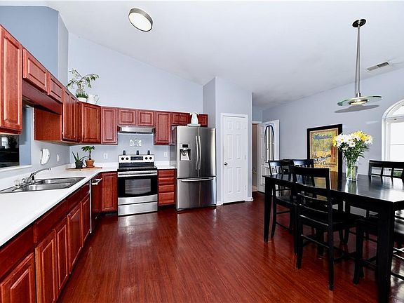 4th image of 7421 Glenwick Blvd