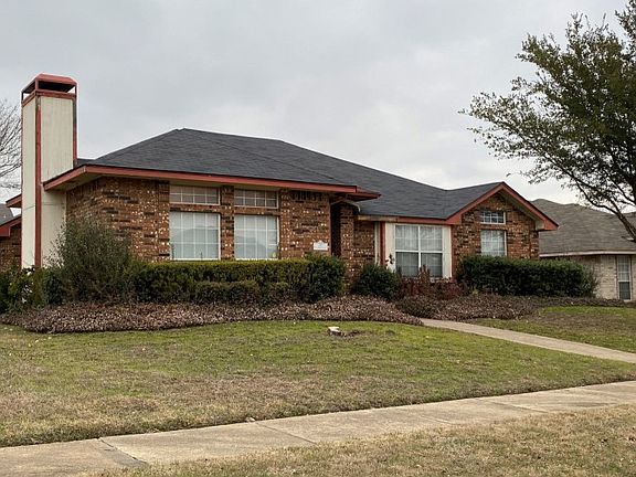 3rd image of 1205 Rosewood Ln