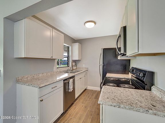 5th image of 2056 Little John Rd