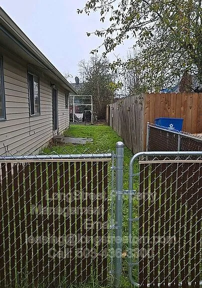 615 Chicago St SE — Photo 17