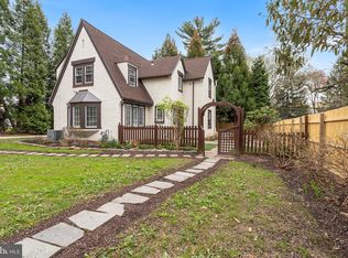 14 Crest Ln, Swarthmore, PA 19081